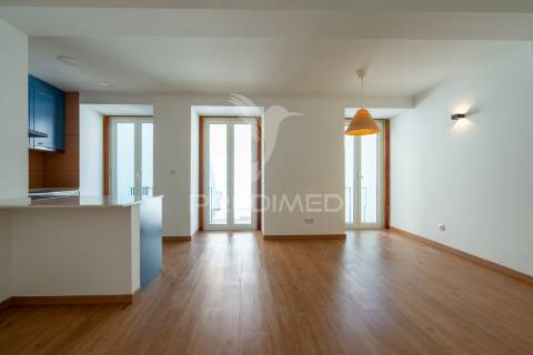 Apartamento t2 com grande terraço|na junqueira, alcântara