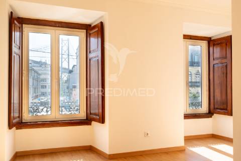 Apartamento t2 com grande terraço|na junqueira, alcântara