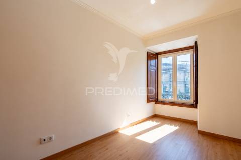 Apartamento t2 com grande terraço|na junqueira, alcântara