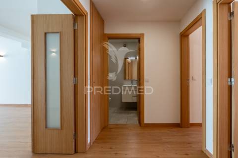 Apartamento t2 com grande terraço|na junqueira, alcântara