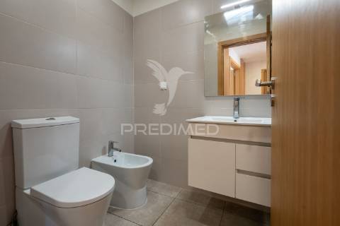 Apartamento t2 com grande terraço|na junqueira, alcântara