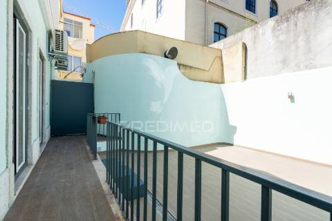 Apartamento t2 com grande terraço|na junqueira, alcântara