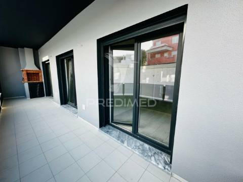 Apartamento t3 com terraço e garagem quinta da amizade