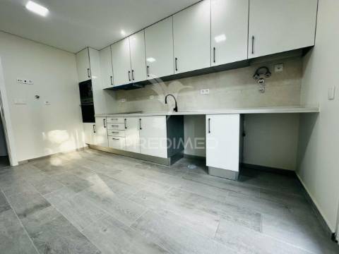 Apartamento t3 com terraço e garagem quinta da amizade