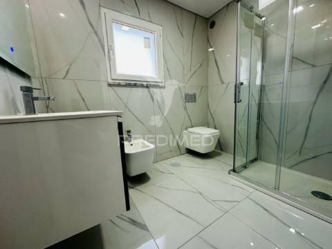 Apartamento t3 com terraço e garagem quinta da amizade