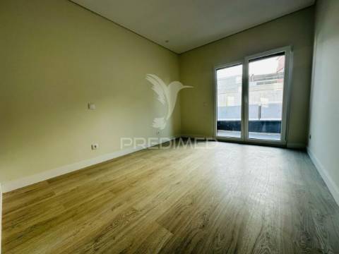 Apartamento t3 com terraço e garagem quinta da amizade