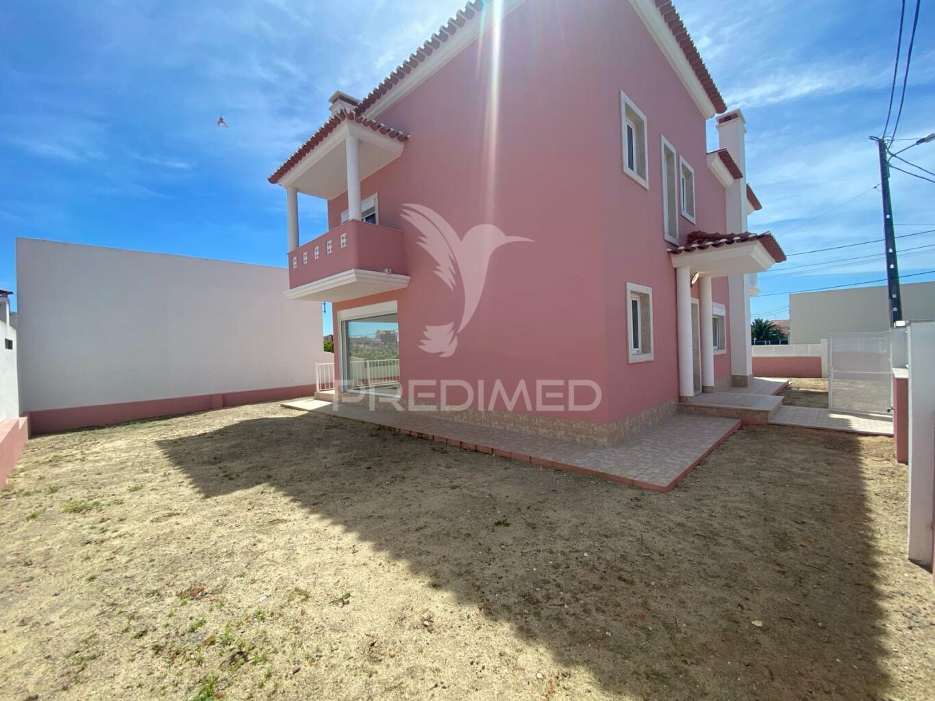 Moradia t4 em charneca da caparica *oferta escritura*