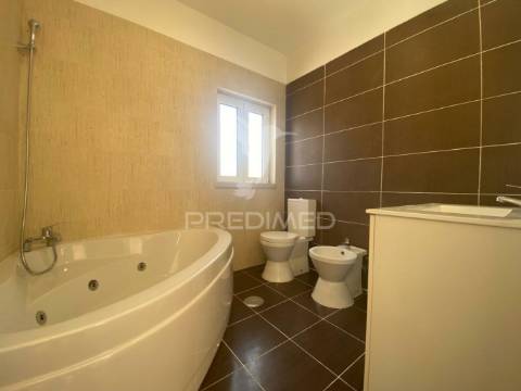 Moradia t4 em charneca da caparica *oferta escritura*