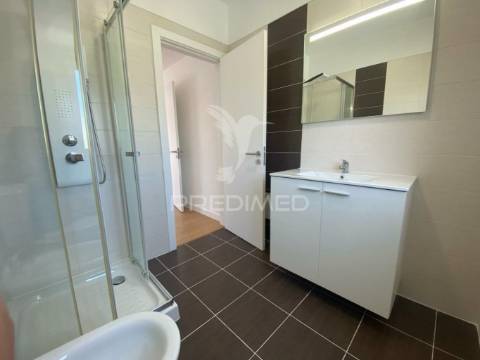 Moradia t4 em charneca da caparica *oferta escritura*