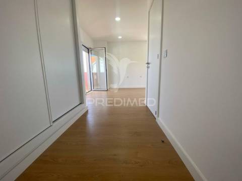 Moradia t4 em charneca da caparica *oferta escritura*