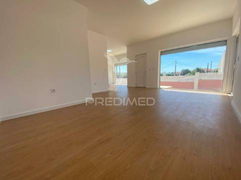 Moradia t4 em charneca da caparica *oferta escritura*