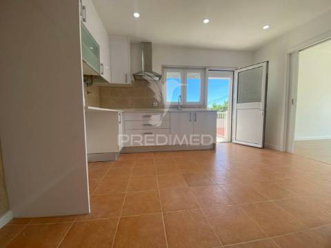 Moradia t4 em charneca da caparica *oferta escritura*