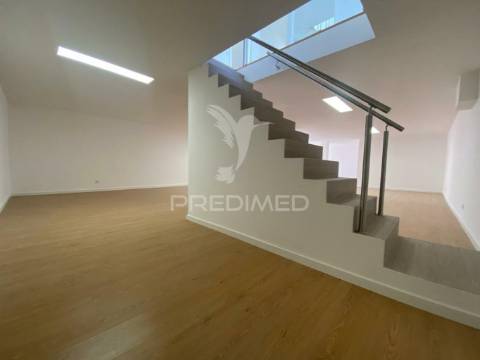 Moradia t4 em charneca da caparica *oferta escritura*