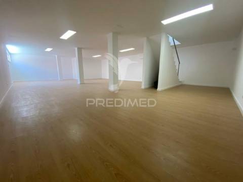 Moradia t4 em charneca da caparica *oferta escritura*