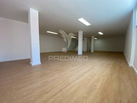 Moradia t4 em charneca da caparica *oferta escritura*