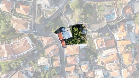 Moradia t3 isolada com terreno no funchal - ilha da madeira