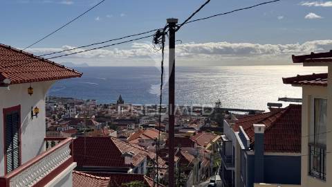Moradia t3 isolada com terreno no funchal - ilha da madeira