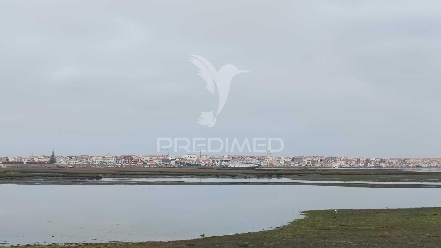Terreno urbano com vista ria