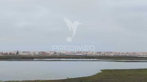 Terreno urbano com vista ria