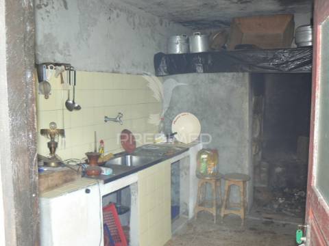 Moradia t3 em rocas do vouga, sever do vouga