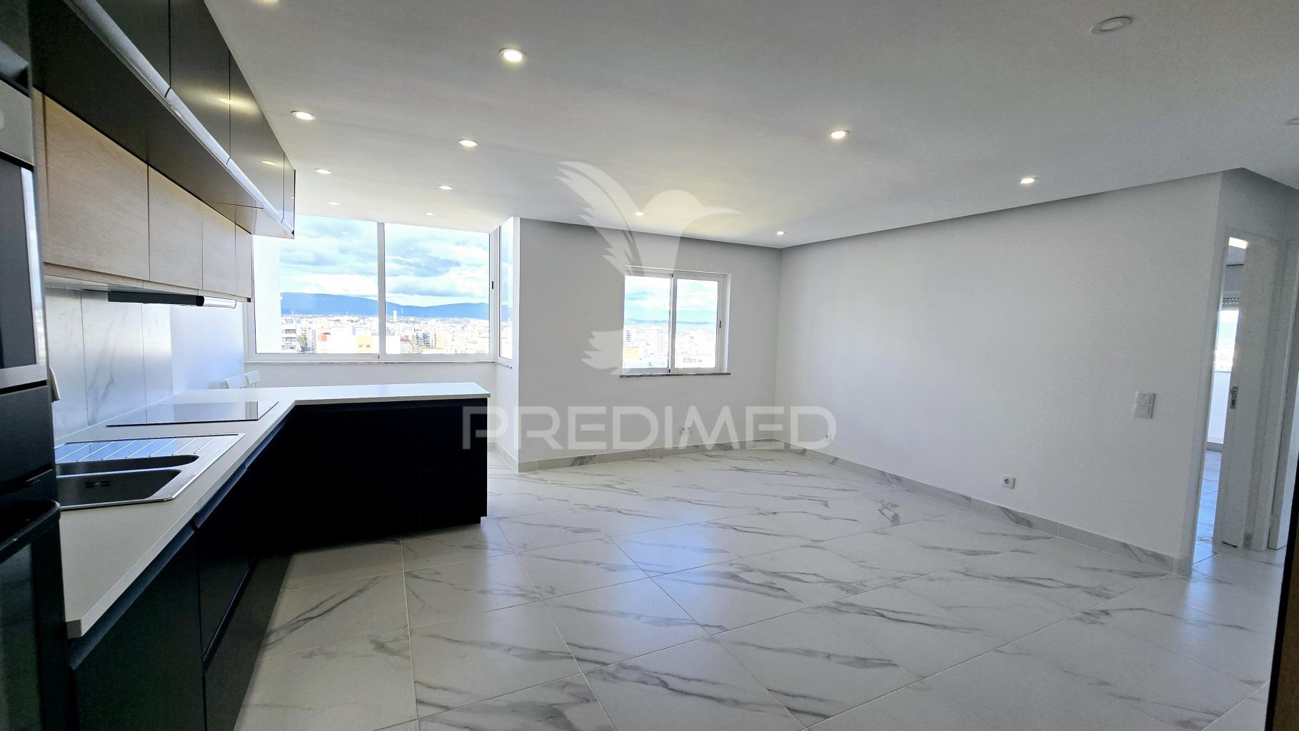 **apartamento t2 remodelado com vista deslumbrante para o rio arade**