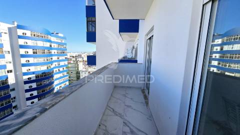 **apartamento t2 remodelado com vista deslumbrante para o rio arade**