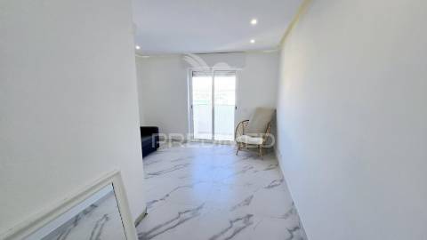 **apartamento t2 remodelado com vista deslumbrante para o rio arade**