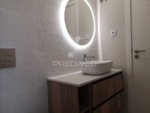 Moradia geminada térrea, com piscina - fernão ferro- seixal
