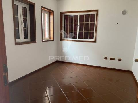 Moradia t4+1 com anexo t0