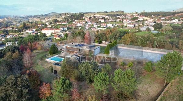 Moradia isolada , 5 quartos, 579 m2