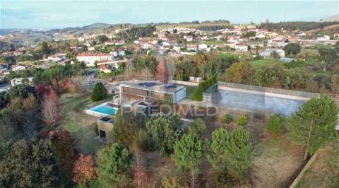 Moradia isolada , 5 quartos, 579 m2