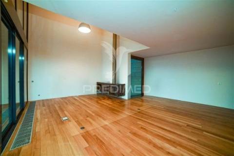Moradia isolada , 5 quartos, 579 m2