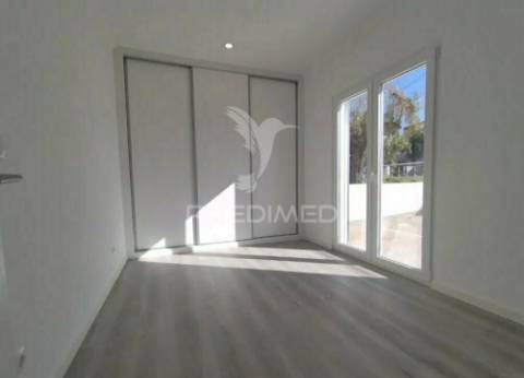 Moradia geminada t2 fernão ferro