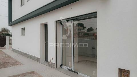 Moradia geminada t2 fernão ferro