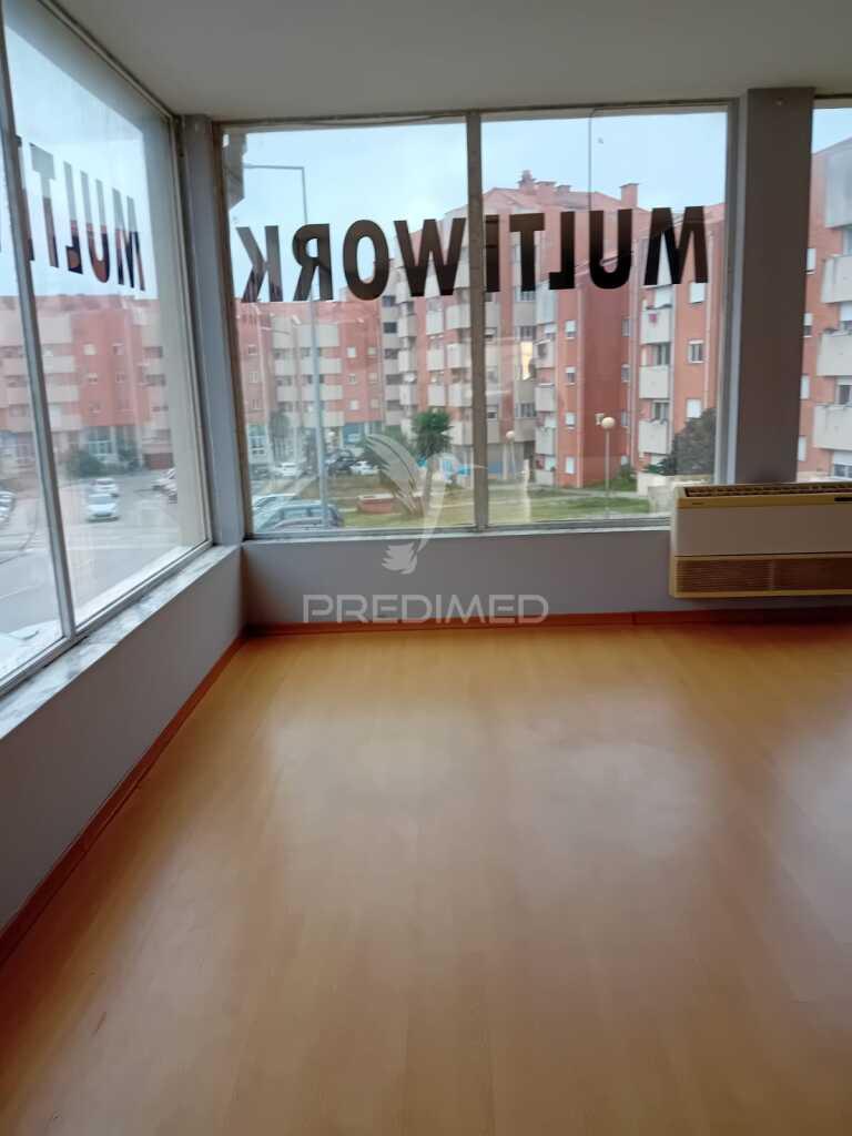 Loja | habitação| esgueira