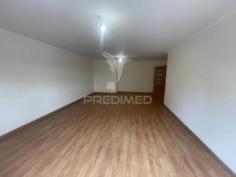 Apartamento t3  boas áreas . portas da cidade . montijo