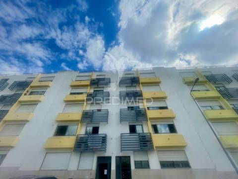 Apartamento t3  boas áreas . portas da cidade . montijo
