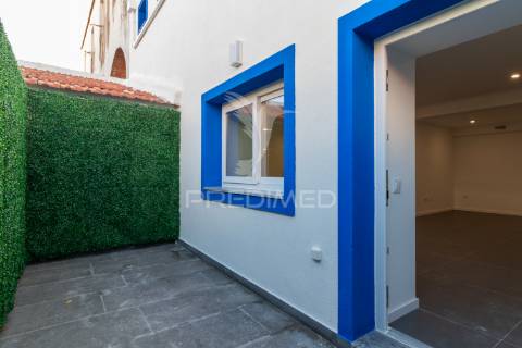 Moradia em banda t3 com terraço e logradouro - barreiro.