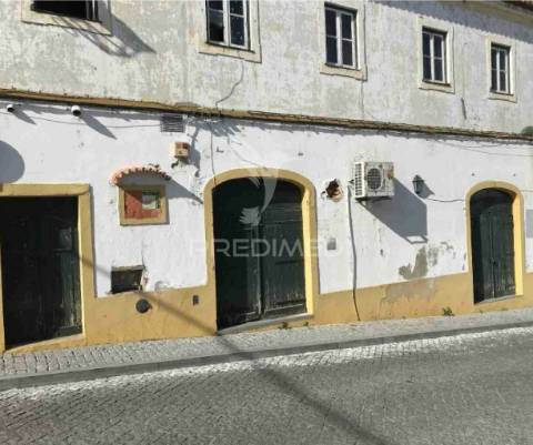 Moradia t3 unifamiliar - para recuperar - mora