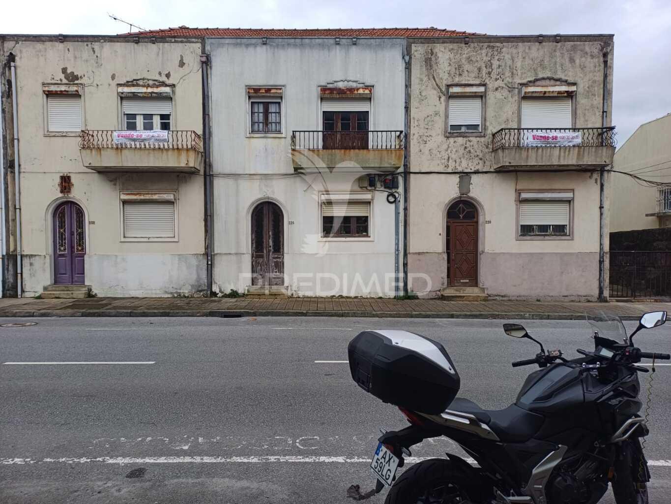 Vende-se terreno aldoar/foz do douro