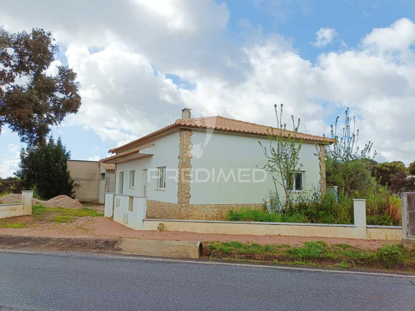 Moradia unifamiliar t2  em nossa senhora das misericórdias
