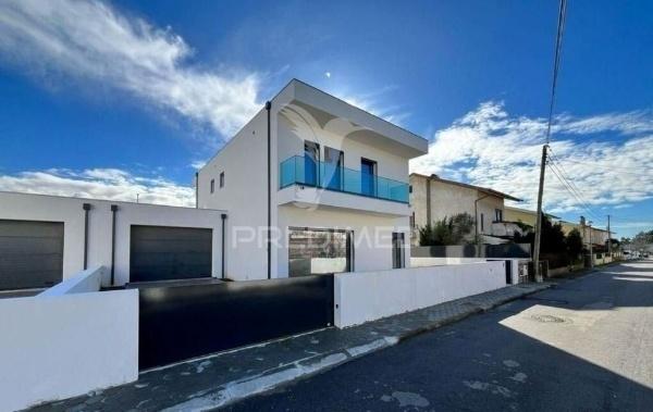 Moradia t4 | arquitetura moderna | montes de azurva