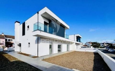 Moradia t4 | arquitetura moderna | montes de azurva
