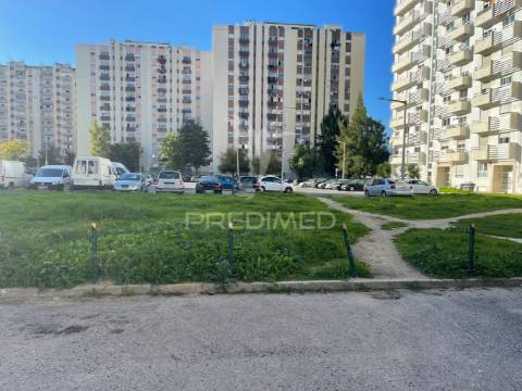 Terrenos para construção de prédios no carregado