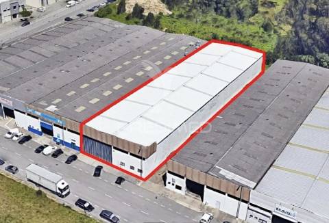 Armazém industrial de 1735m2 na zona industrial da maia