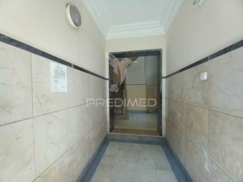 Apartamento t2 na amadora com terraço