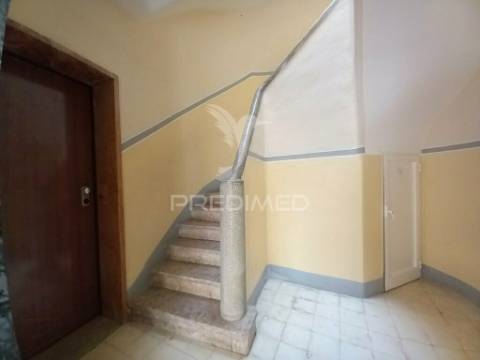 Apartamento t2 na amadora com terraço