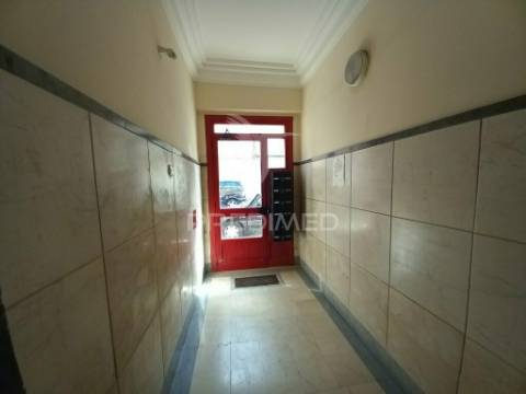 Apartamento t2 na amadora com terraço