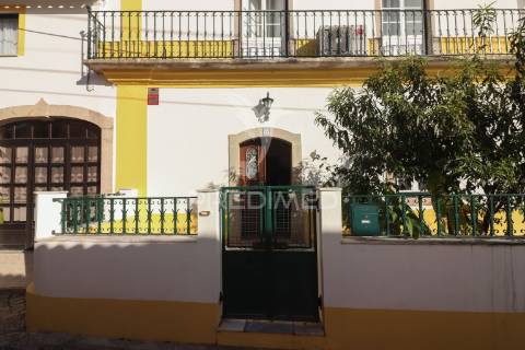 Moradia t5 com piscina, em terreno de 720m2 na labrugeira (alenquer)
