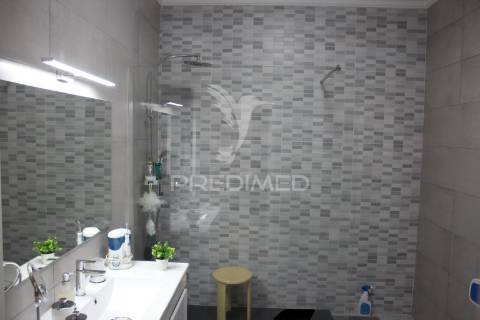Moradia t3 térrea em vila da marmeleira, rio maior
